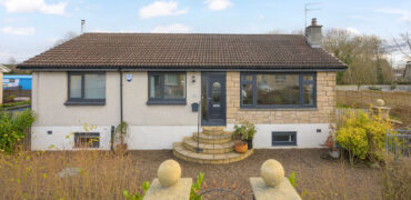 15 Hardhill Road, Bathgate, EH48 2BW