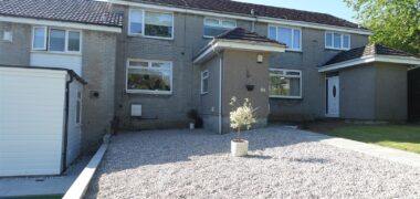17 Renwick Place, Lanark. Ml11 7EB