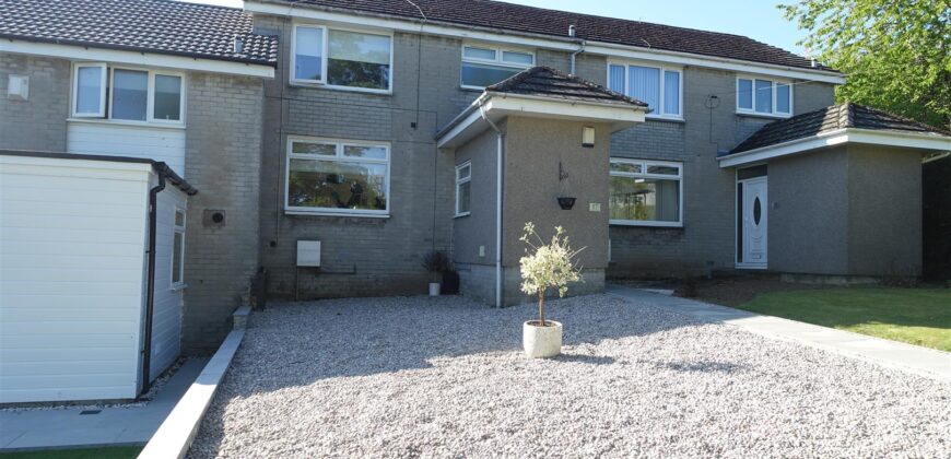 17 Renwick Place, Lanark. Ml11 7EB