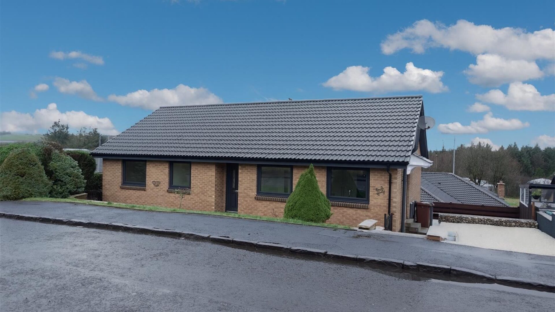 15 Almond Terrace, Harthill, ML7 5PF